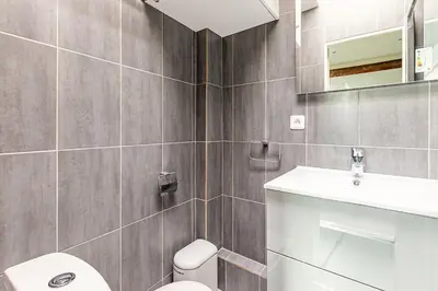 Salle de bains dans l'établissement Studio cosy aux portes de Paris Neuilly-sur-Seine