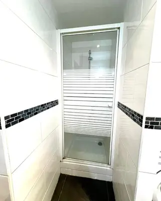 Plan de l'établissement Bright 1 bedroom first floor near Republique Paris 10