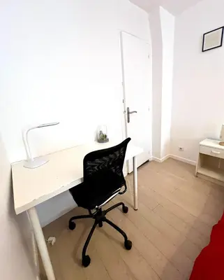 Plan de l'établissement Bright 1 bedroom first floor near Republique Paris 10