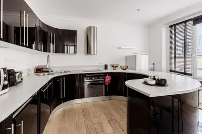 Cuisine ou kitchenette dans l'établissement Apartment for 6 Saint-Honore