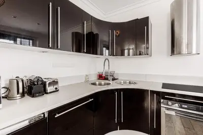 Cuisine ou kitchenette dans l'établissement Apartment for 6 Saint-Honore