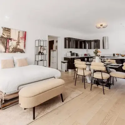 Apartment for 6 Saint-Honore