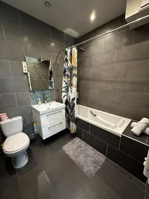 Salle de bains dans l'établissement Cosy studio beaubourg, Paris centre