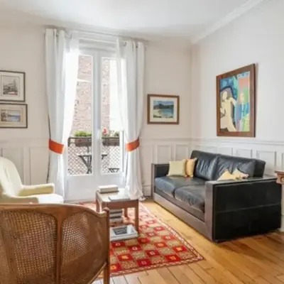 Bright apt with balcony in the heart of Paris