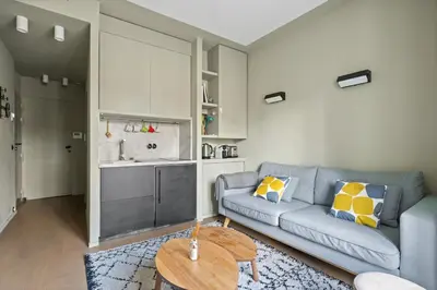 Cuisine ou kitchenette dans l'établissement The Poly Loft