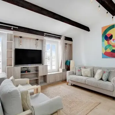Stunning Duplex 1BR- 4P - Notre-Dame Cathedral