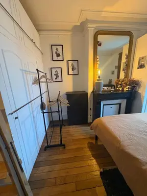 Un ou plusieurs lits dans un hébergement de l'établissement Authentic Parisian apartment 12th arrondissement