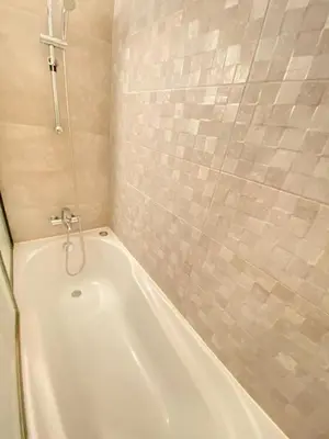 Salle de bains dans l'établissement 2 Bedroom Calm La Défense