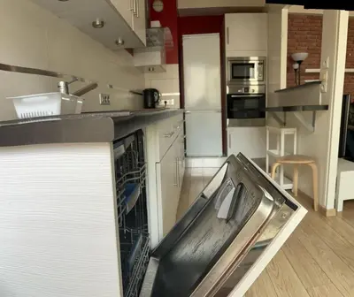 Cuisine ou kitchenette dans l'établissement 2 Bedroom Calm La Défense