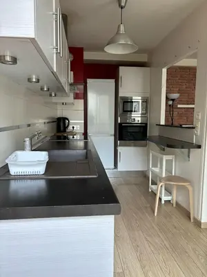 Cuisine ou kitchenette dans l'établissement 2 Bedroom Calm La Défense