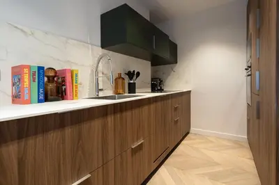 Cuisine ou kitchenette dans l'établissement Sublime appartement Arc de Triomphe