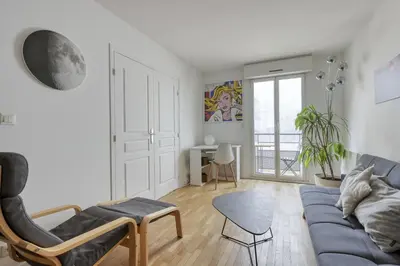 Coin salon dans l'établissement Le Feutrier - Appartement au pied de Montmartre