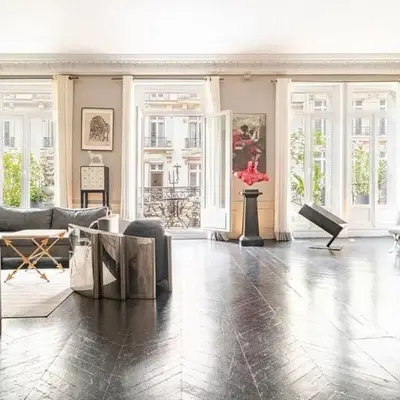 Champs-Élysées Luxe Palace