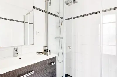 Salle de bains dans l'établissement Appartement de charme au coeur de Montorgueil