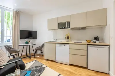 Cuisine ou kitchenette dans l'établissement 0#2people#Wagram#1Bedroom#Ternes