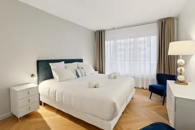 Un ou plusieurs lits dans un hébergement de l'établissement Eiffel Tower View - 3B - High-End Apartment
