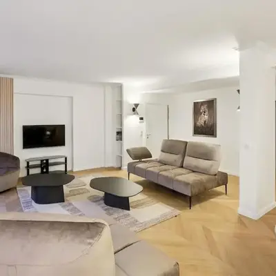 Eiffel Tower View - 3B - High-End Apartment