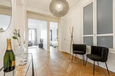 Coin salon dans l'établissement A1# 8people # 4Bedrooms # Wagram # AC # Paris 8