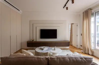 Télévision ou salle de divertissement dans l'établissement Elysee Prestige - Luxury Home near Champs Elysees