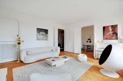 Coin salon dans l'établissement Luxury Apartment 4BR-8P-Eiffel Tower