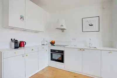 Cuisine ou kitchenette dans l'établissement Beautiful Apartment 2BR-3P- Beaugrenelle