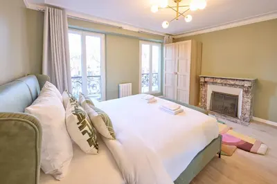 Un ou plusieurs lits dans un hébergement de l'établissement Modern with terrace & 4 spacious bedrooms