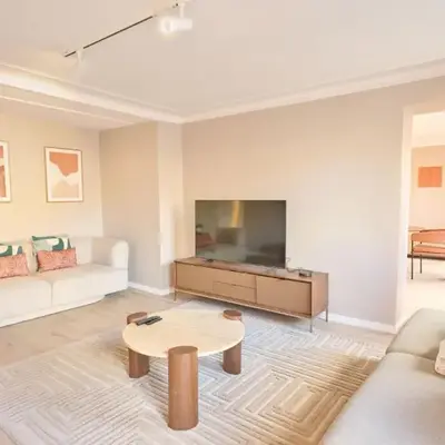 Modern with terrace & 4 spacious bedrooms