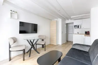 Cuisine ou kitchenette dans l'établissement Studio de charme au coeur du Sentier I