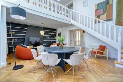 Coin salon dans l'établissement A5#Premium#ArcDeTriomphe#4Bedrooms#ChampsÉlysées