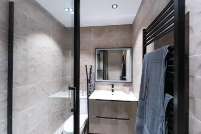 Salle de bains dans l'établissement Cozy and air-conditioned in the heart of Paris