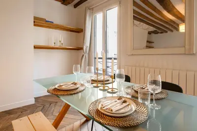 Boissons dans l'établissement Typical Flat 4 Guests Best Neighborhood