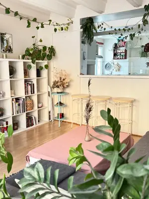Bibliothèque dans l'appartement