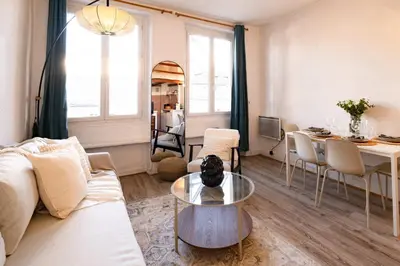 Coin salon dans l'établissement Cozy Parisian Studio Montorgueil