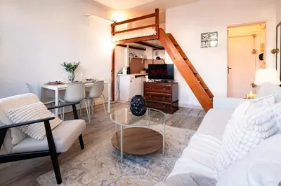Coin salon dans l'établissement Cozy Parisian Studio Montorgueil