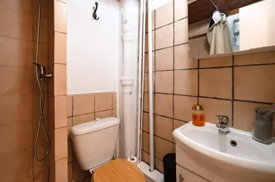 Salle de bains dans l'établissement Cozy Parisian Studio Montorgueil