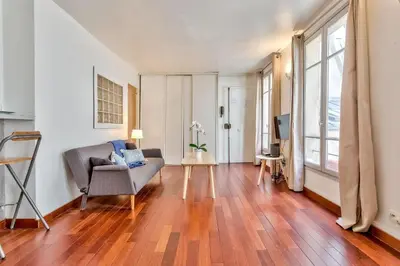 Coin salon dans l'établissement Charming Parisian Retreat in the Heart of the City