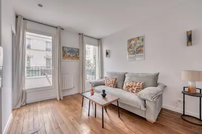 Coin salon dans l'établissement Charming two-room apartment with terrace in Saint-Germain-des-Prés