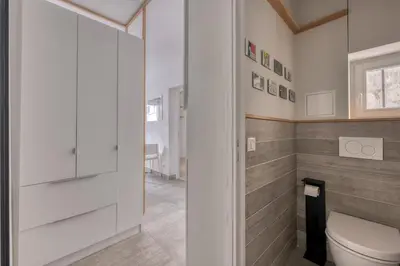 Salle de bains dans l'établissement Charming two-room apartment with terrace in Saint-Germain-des-Prés