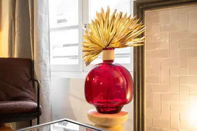 Coin salon dans l'établissement Bright Modern Vintage Renovated Flat In Le Marais