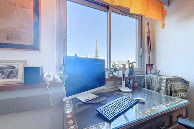 Plan de l'établissement Appartement avec balcon vue Tour Eiffel