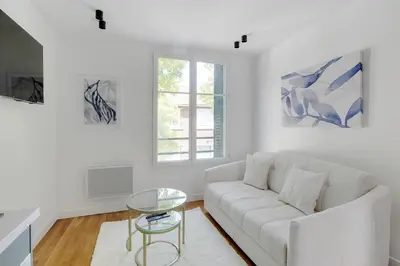 Coin salon dans l'établissement Comfort in Saint-Ouen Air-conditioned apartment