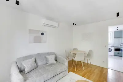 Cuisine ou kitchenette dans l'établissement New, air-conditioned apartment - close to Paris