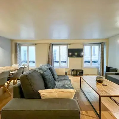 UrbanFlat 89 - 3 bedrooms Parisian Apartment
