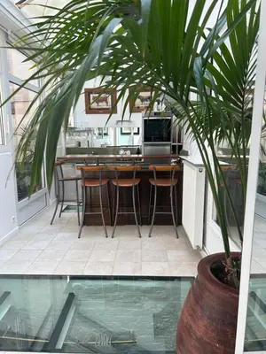 Piscine de l'établissement ATELIER D artiste sur L Ile Saint Louis ou située à proximité