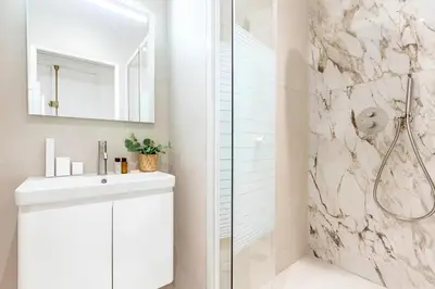 Salle de bains dans l'établissement B1#Premium#2Bedrooms#ArcdeTriomphe#AC#ChampsElysées