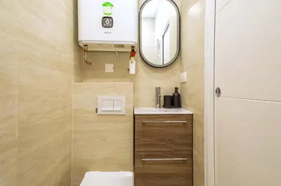Salle de bains dans l'établissement Air-conditioned & fully equipped studio in Paris 17