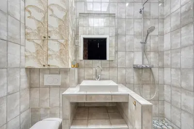 Salle de bains dans l'établissement Charming Loft 2p Montmartre Joffrin