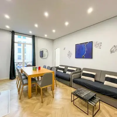 UrbanFlat 126 - Grand Appartement Parisien dans le centre