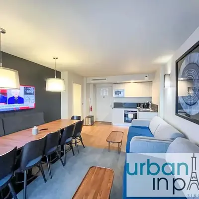 UrbanFlat 132 - Superbe appartement de 4 chambres dans le centre