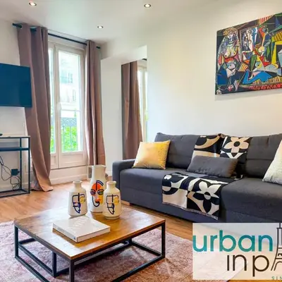 UrbanFlat 102 - Large apartment Opera District